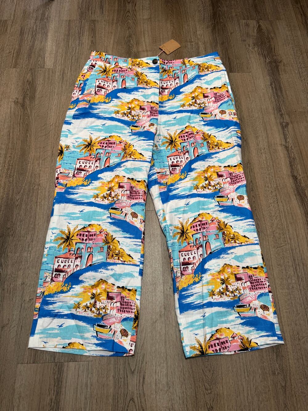 Boden Women's Multicolor Tropical Scene Capri Pants